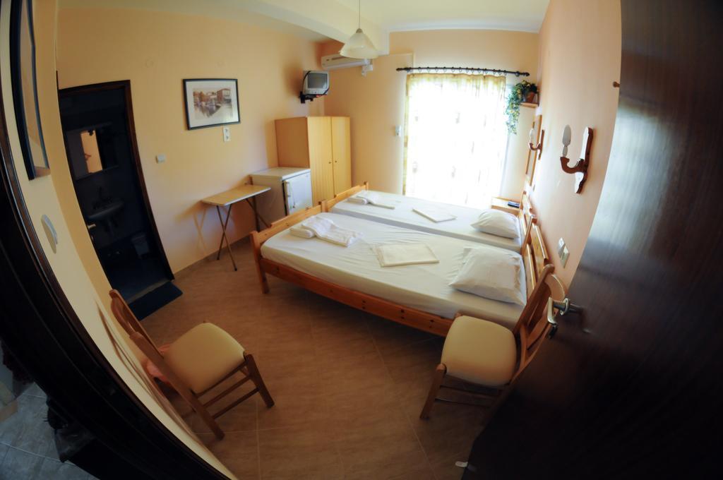 Nefeli Rooms Pefki  Bilik gambar