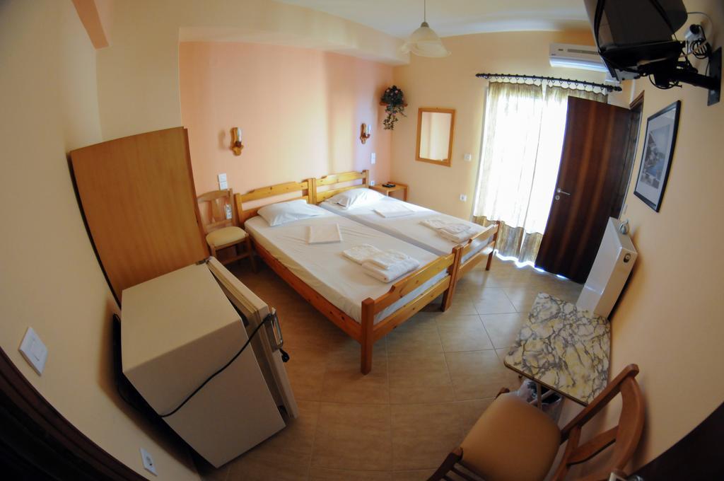 Nefeli Rooms Pefki  Bilik gambar